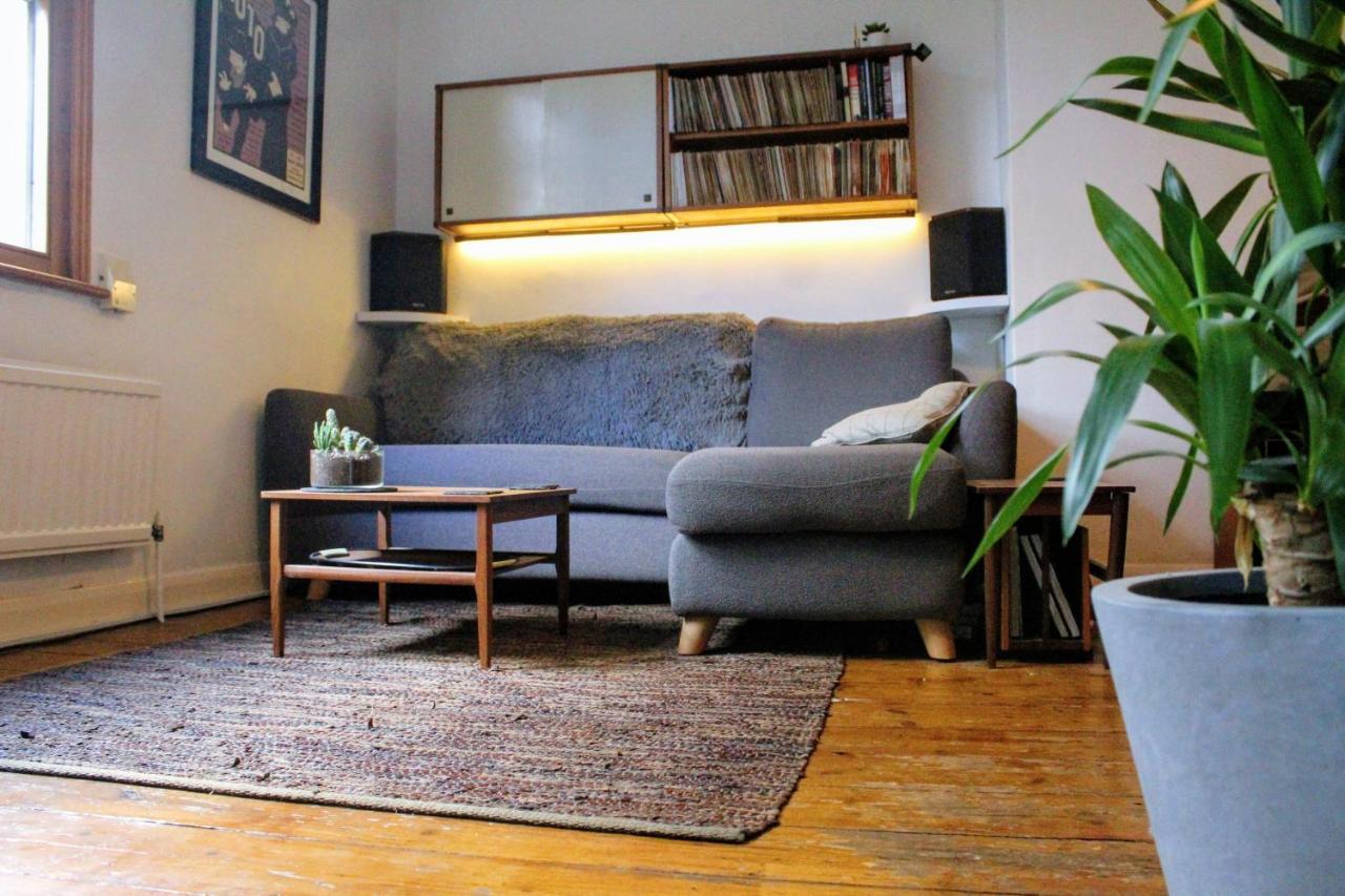 Traditional Victorian 2 Bed In Cobbled Street + Mod Cons - Full Home Londres Extérieur photo