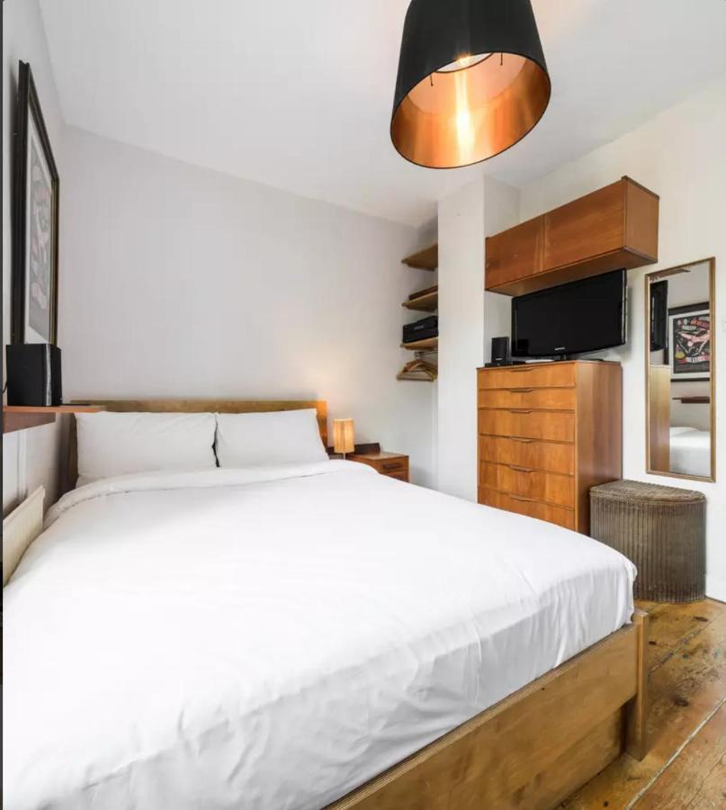 Traditional Victorian 2 Bed In Cobbled Street + Mod Cons - Full Home Londres Extérieur photo