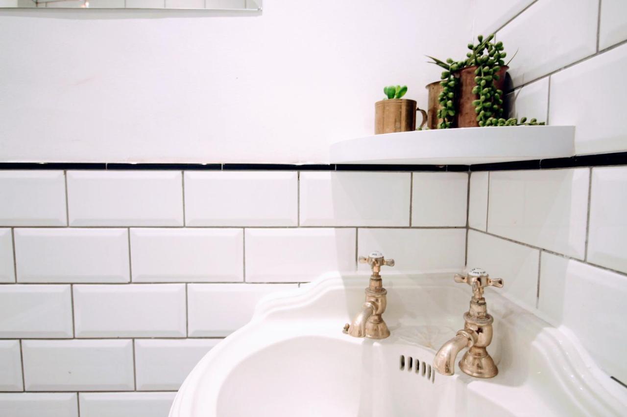 Traditional Victorian 2 Bed In Cobbled Street + Mod Cons - Full Home Londres Extérieur photo
